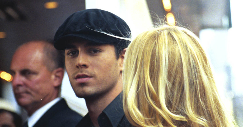 The Love Story of Enrique Iglesias and Anna Kournikova Who Don’t Show  Off Their Relationship and Have Lived Happily Together Without Marriage  for 23 Years - Featured image