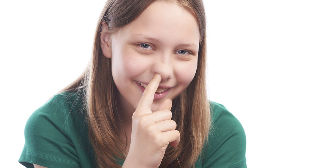 9 Gross Things All Girls Do (But Love To Pretend They Don’t Do) - Featured image