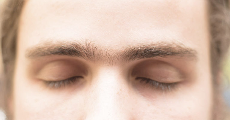 15+ women who prove that body hair can be feminine too - Featured image