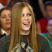 Avril lavigne was well known for her dead straight hair.