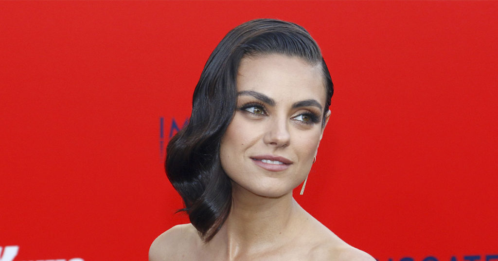 Mila Kunis slams standing ovation for Will Smith at Oscars after slap - Featured image