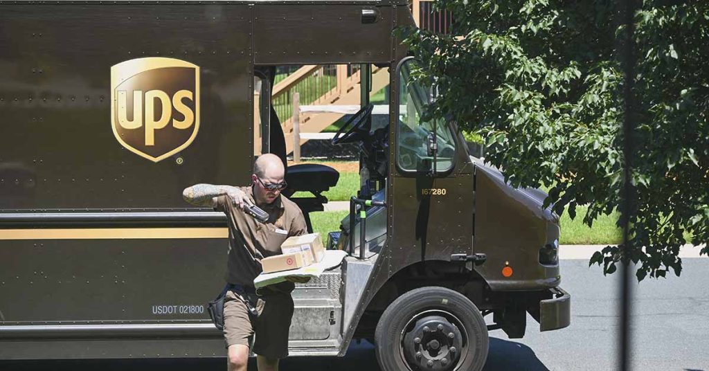 Ring doorbell captures UPS driver’s lightning-fast reflexes when 4-year-old is pinned by 100-lb. package - Featured image