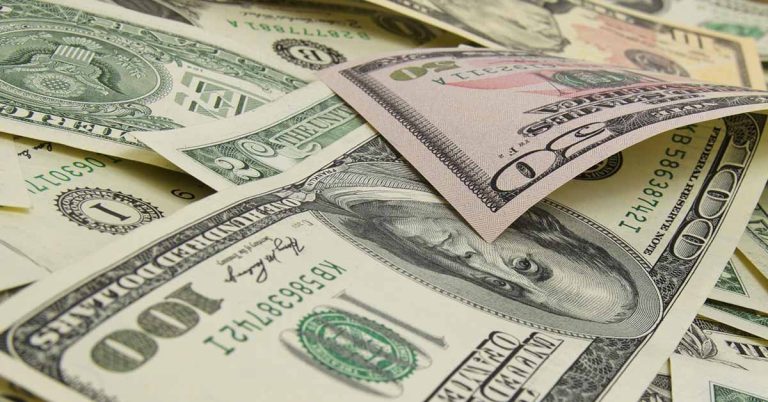 A $100,000 lottery winner decided to buy more tickets to celebrate her prize— she won another $300,000 - Featured image