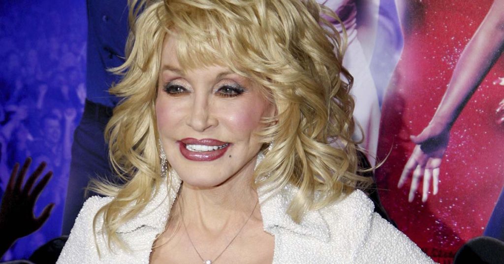 Dolly Parton says she will no longer be touring and instead will spend time at home with her husband - Featured image