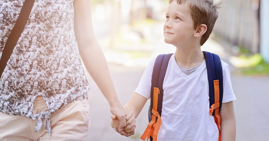 Boy Insists He Has an Identical Twin in Class — Mom Gets a Photo of Them Together from the Teacher - Featured image