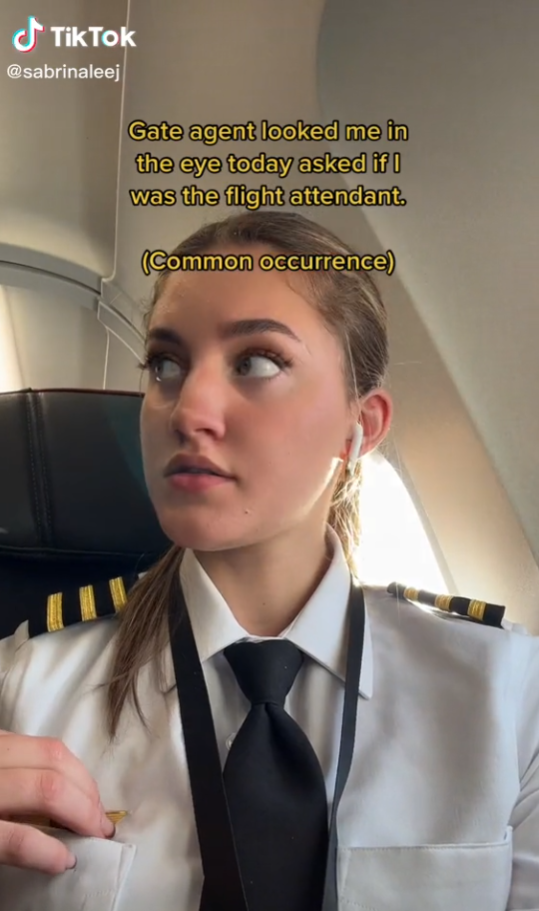 Female pilot @sabrinaleej on TikTok