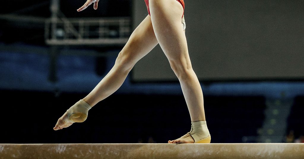 Woman Leaves Party After Enduring Insensitive Jokes About Her Being A Gymnast, Gets Slammed By Boyfriend For “Overreacting” - Featured image