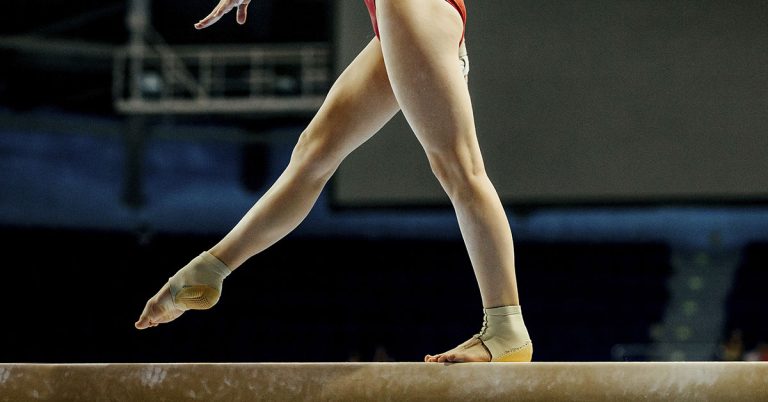 Woman Leaves Party After Enduring Insensitive Jokes About Her Being A Gymnast, Gets Slammed By Boyfriend For “Overreacting” - Featured image