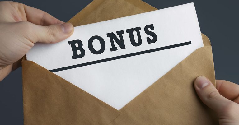 Landscape Company Gives Employees $28 Million In Appreciation Bonuses For Job Well Done - Featured image