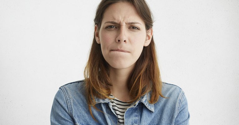 Mother Cannot Explain Spooky ‘Ghost Hand’ In Family Holiday Snap - Featured image