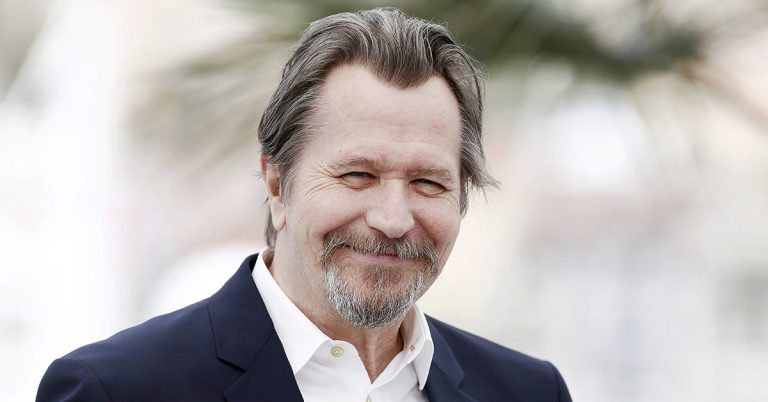 Gary Oldman Fans Gobsmacked After Finding Out His Sister Is A Famous TV Star - Featured image