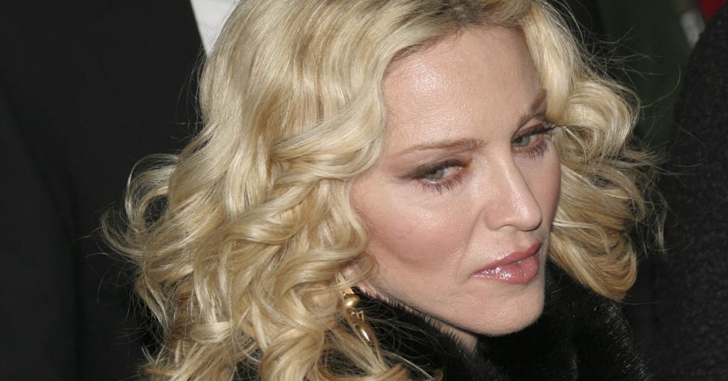 Madonna’s Incredibly Youthful Face at the Grammys Leaves Everyone Stunned, and a Close Source Reveals Why She’s Changing Her Features - Featured image