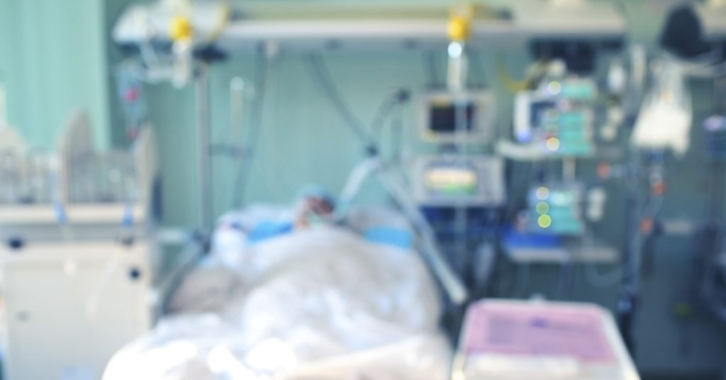 He Refused to Take His Wife Off Life Support. Two Months Later She Woke Up and Hugged Her Newborn Son - Featured image