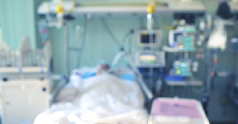 He Refused to Take His Wife Off Life Support. Two Months Later She Woke Up and Hugged Her Newborn Son - Featured image