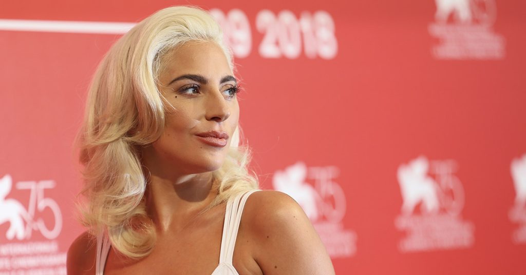 Redefining Natural Beauty: Makeup-Free Lady Gaga Wears Jeans and Sneakers at the Oscars - Featured image