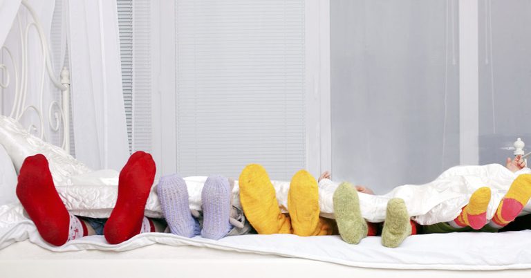 21-Year-Old Takes On Raising Her Five Siblings After Both Parents Die From Cancer - Featured image