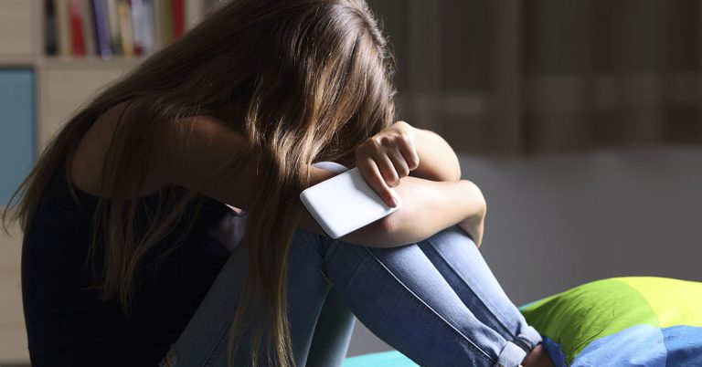 Influencer Breaks Down In Tears As She Apologizes For Revealing She Owns Her House Outright At 21 - Featured image