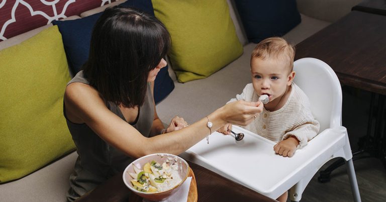 30 Up-to-Date Rules for Restaurant Etiquette That Everyone Should Be Following – No Excuses - Featured image