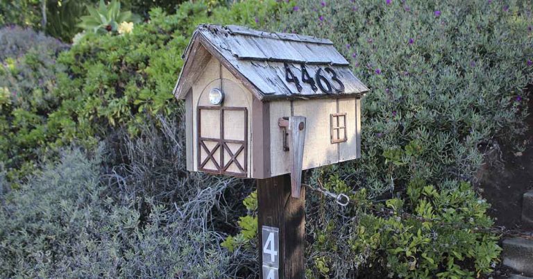 Man Seeks Answers to Tiny Dolls That Appeared in Mailbox with a Note: ‘We’ve Decided to Live Here’ - Featured image