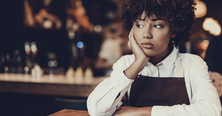 Waitress Fired After Receiving $4,400 Tip From Customer - Featured image