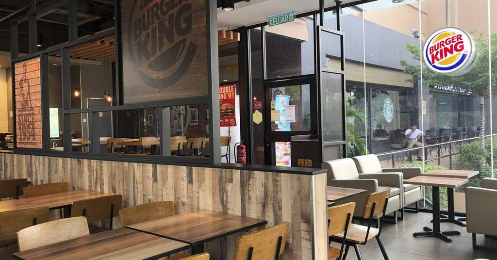 Woman Shames Cop For Eating On Duty, So He Hit Her With The Perfect Response - Featured image