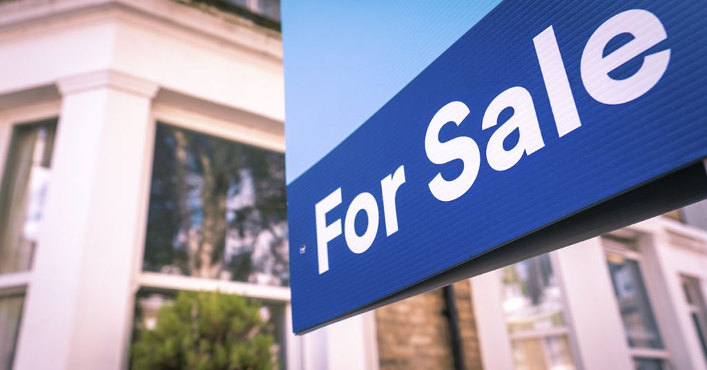 This May Not Look Like An Ugly House, But Wait Until You Look Inside - Featured image