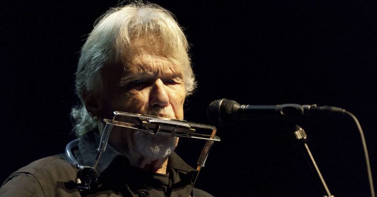 Kris Kristofferson’s ‘dementia’ was Lyme disease – inside his health struggle - Featured image