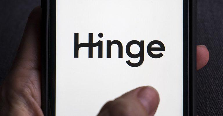 Woman Adds Credit Score To Dating Profile To Attract Men And Is Shocked By Reaction - Featured image