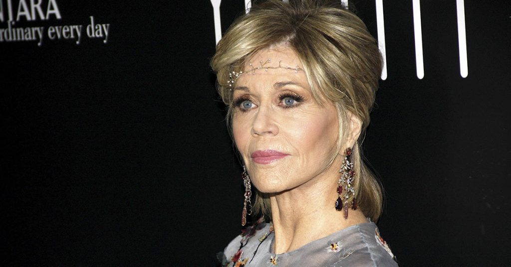 Jane Fonda Seen in a Wheelchair at LAX - Featured image