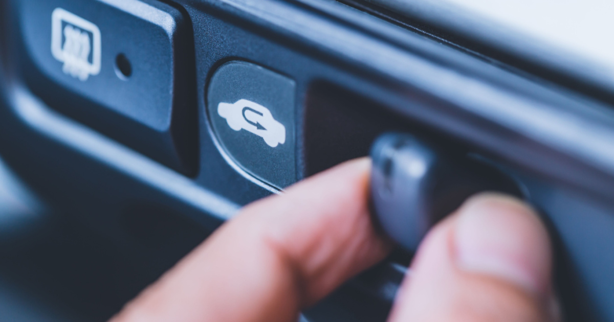 How to Defog Your Windshield in No Time, Courtesy of a NASA Engineer