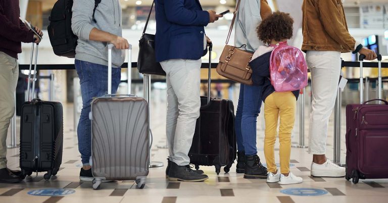 36 Ways To Save Money At The Airport - Featured image