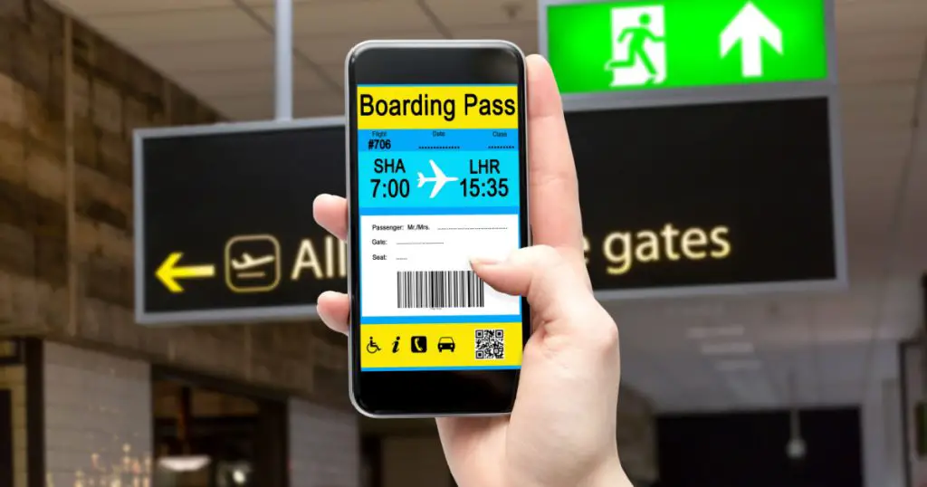 Electronic Boarding Pass on the screen of your smartphone. Concept of modern travel.
