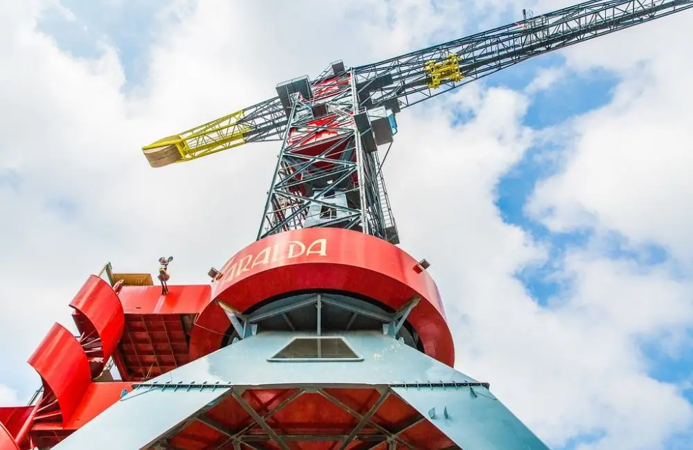 Contrary to the conventional idea of luxury accommodations, the Crane Hotel Faralda in Amsterdam offers a unique experience of sleeping in a converted crane.