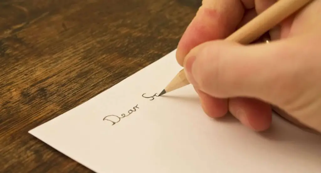 Handwriting a letter