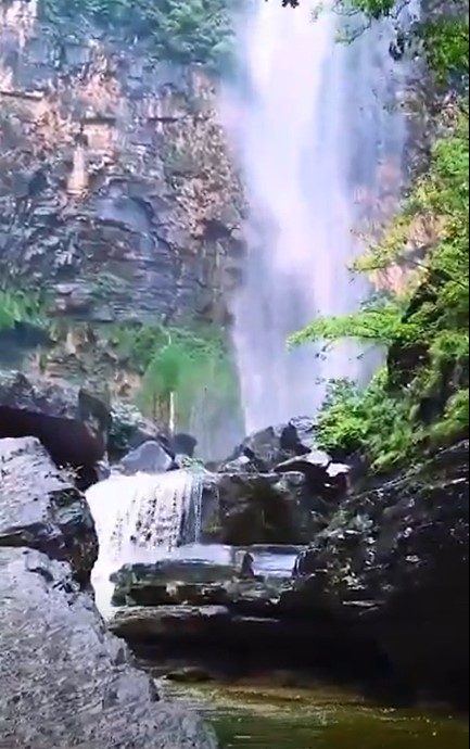 The famous waterfall 2
