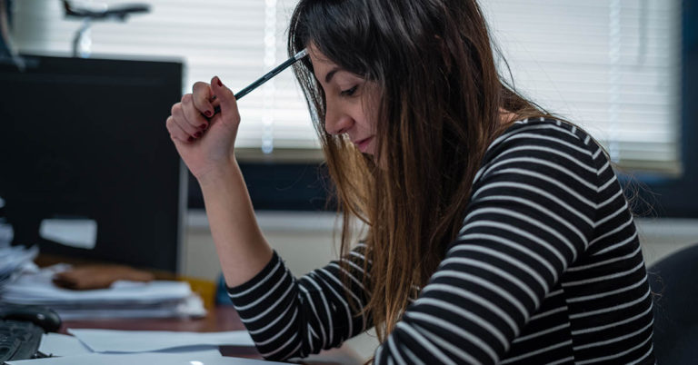 If You’re Smart, You Can Solve This Math Puzzle Without a Calculator - Featured image