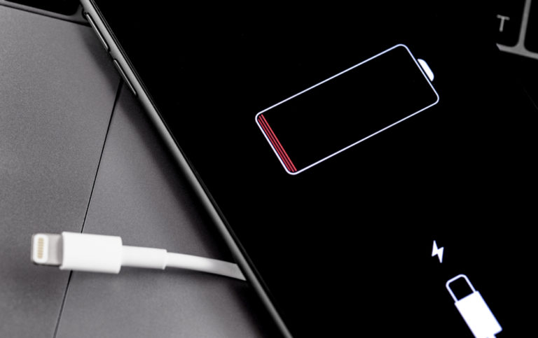 8 Things You’re Doing Wrong When Charging Your Phone - Featured image