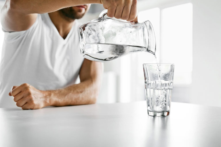 How Your Body Warns You About Dehydration: 7 Surprising Signs - Featured image