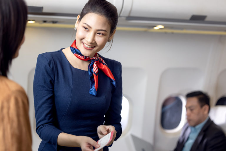 Flight Attendants Warn Against The Food and Drinks to Avoid on a Plane - Featured image