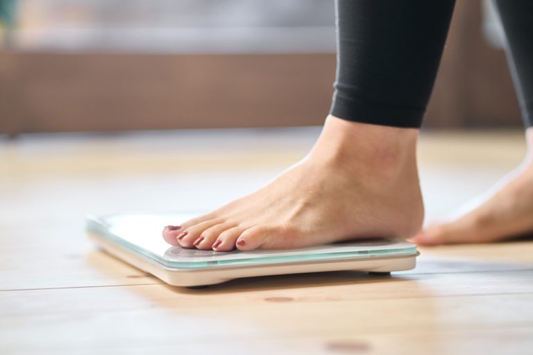 Think It’s Just Weight Gain? 10+ Clues That Your Thyroid Could Be at Fault - Featured image