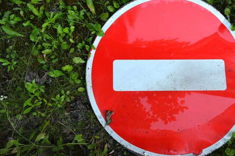 10 Common Traffic Violations You’re Probably Unaware Of - Featured image