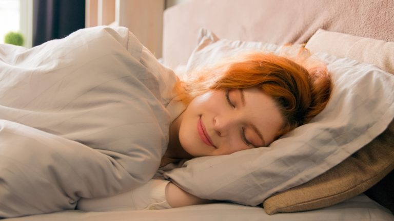 Learn How to Nap During The Day Without Harming Your Night-time Sleep - Featured image