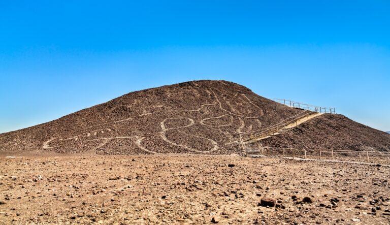 After 2,000 Years, a Giant Cat Reappears in Peru’s Desert - Featured image
