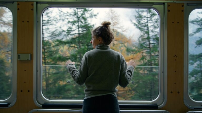 People Who Love Solitude Often Share These Surprising Traits - Featured image