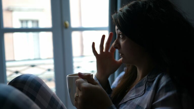 Why You Wake Up Tired Even After a Full Night’s Sleep - Featured image